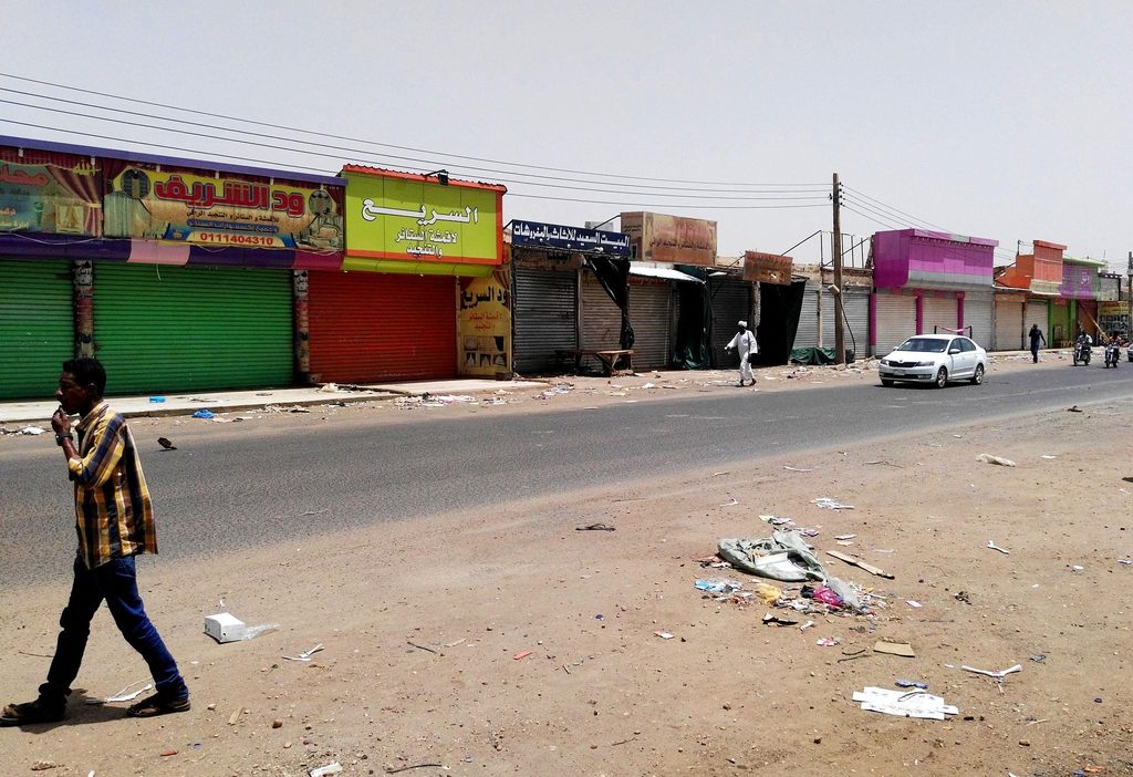 Sudan pound crisis forces mass shop closures in Al-Duweim