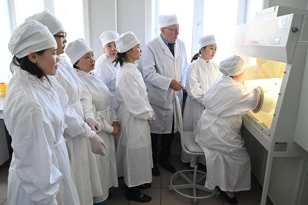 Suspected plague death triggers hospital quarantines in Russia