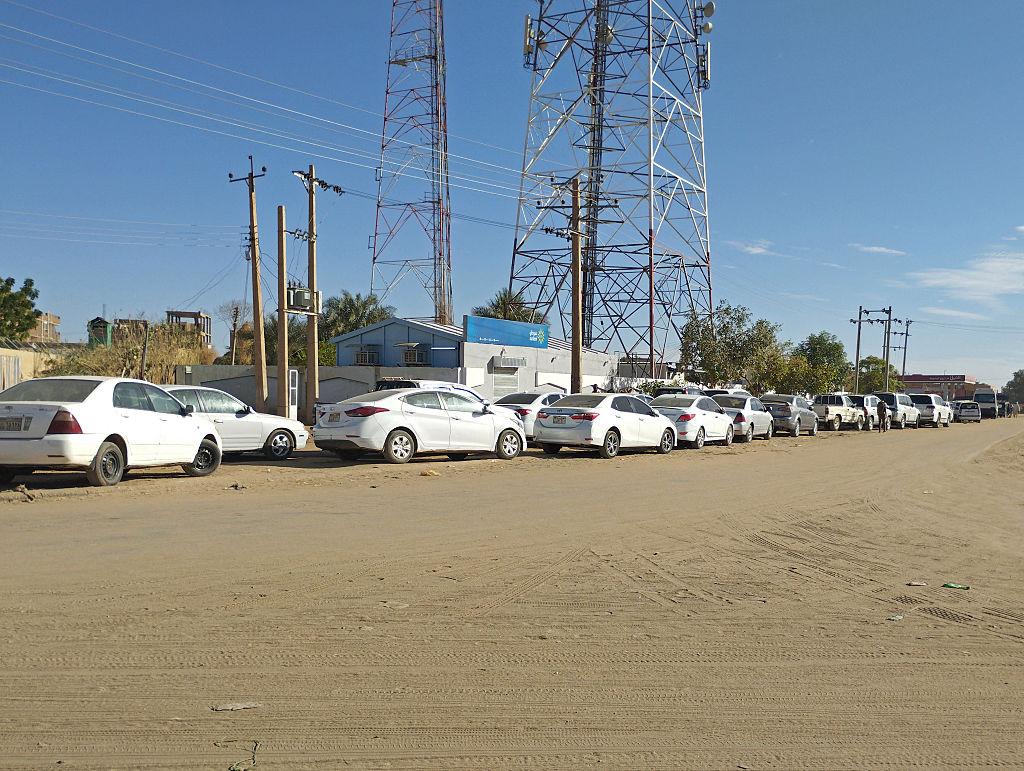 Fuel crisis persists across Khartoum despite government claims