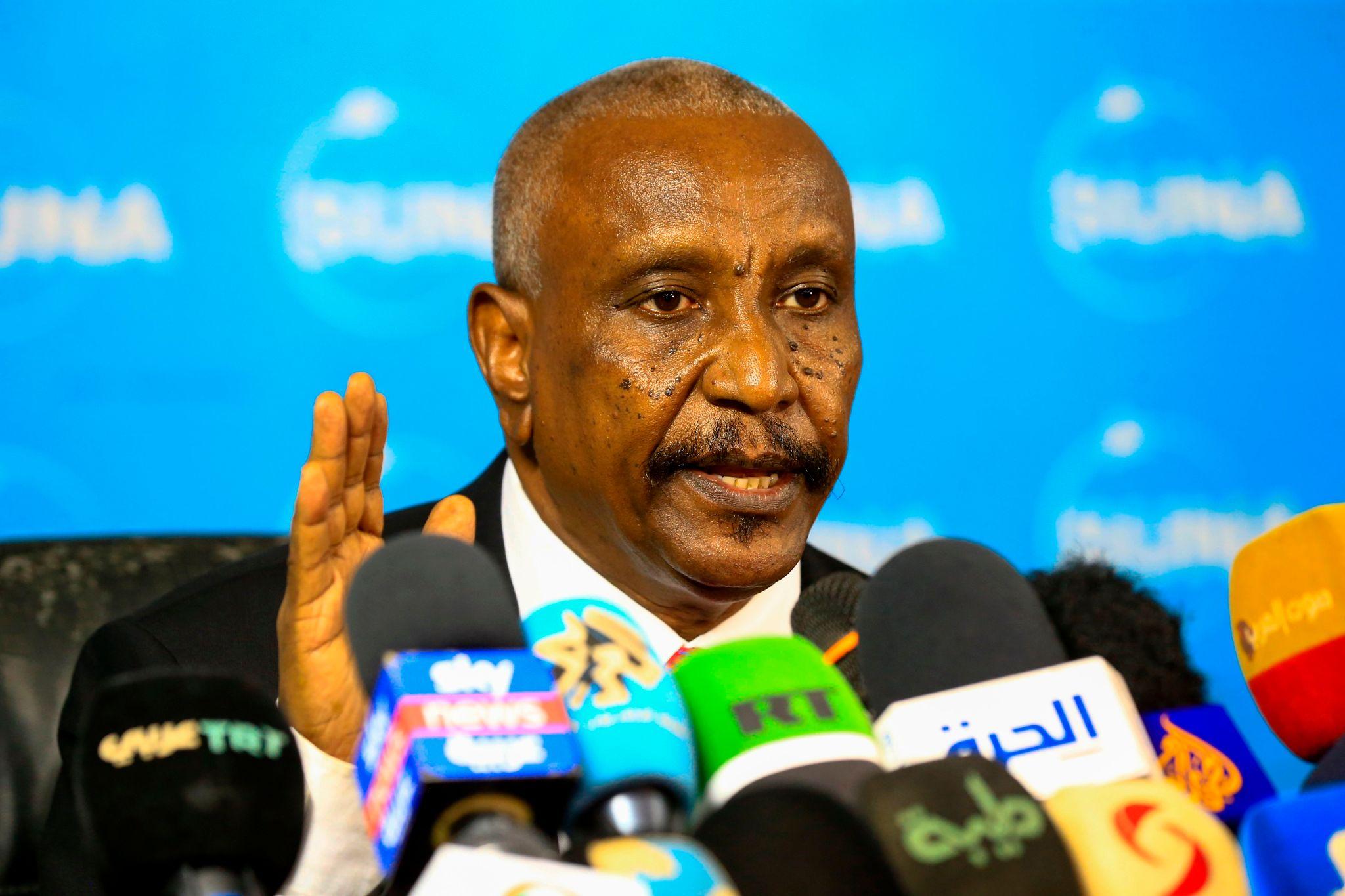 Arman proposes The Hague as solution to Bashir’s medical crisis